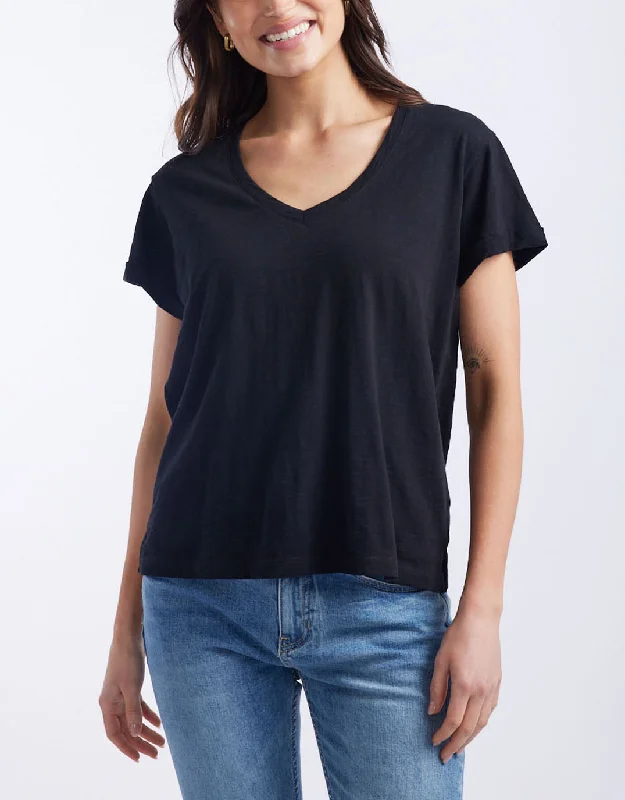 Turn Back V Neck T-Shirt - Black