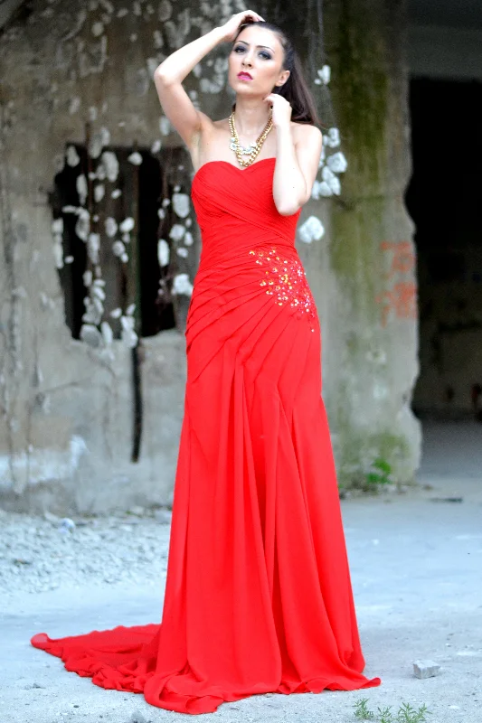 A-line Sweetheart Floor Length Chapel Chiffon Rhinestone Prom Dress